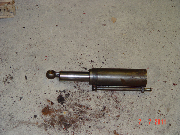 IHC D 324 McCormick attached part24